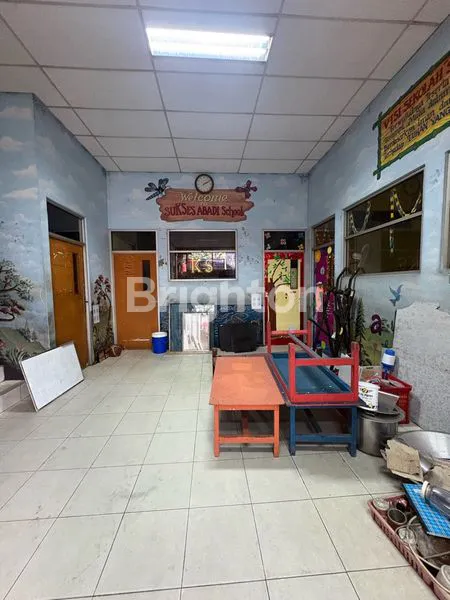 image GEDUNG EX SEKOLAHAN YANG BESAR DAN LUAS LOKASI TELUK GONG JAKARTA UTARA  (2)