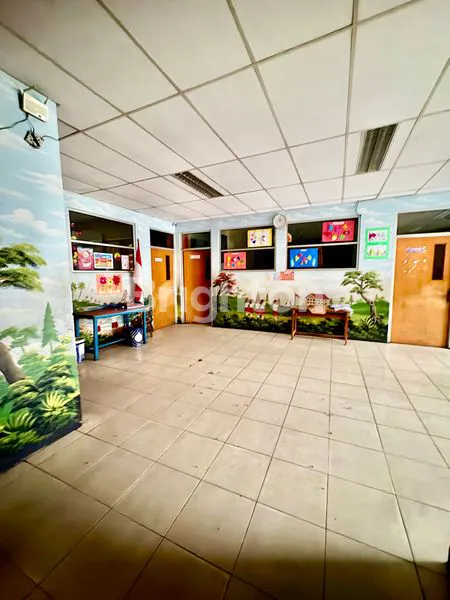 image GEDUNG EX SEKOLAHAN YANG BESAR DAN LUAS LOKASI TELUK GONG JAKARTA UTARA  (4)