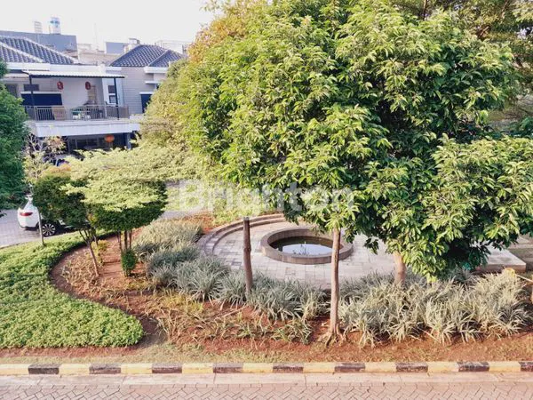 image RUMAH 5 LANTAI DI GOLF LAKE, HADAP TAMAN (5)