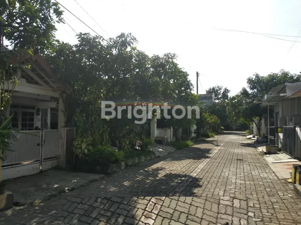 image RUMAH SECOND WIGUNA TENGAH, ONE GATE SYSTEM, BEBAS BANJIR, STRATEGIS DEKAT MERR  (2)