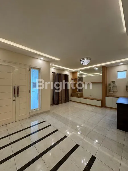 image JUAL CEPAT RUMAH 2 LANTAI HOEK BANCI BANGUNAN MANDIRI DI CLUSTER SIMPLICITY BSD (2)