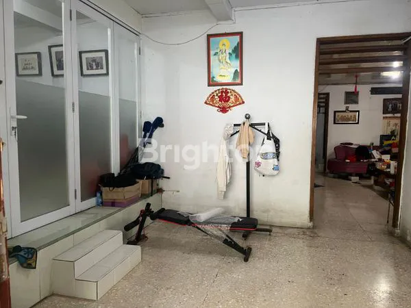 image JUAL CEPAT RUMAH  1.5 LANTAI DIJELAMBAR (3)