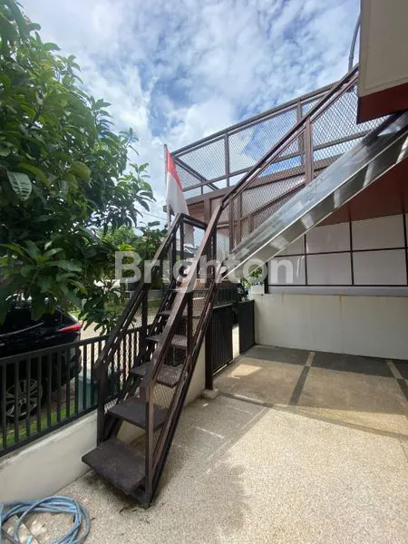 image RUMAH DENGAN SEBAGIAN FURNISHED, DIJUAL CEPAT.  (5)