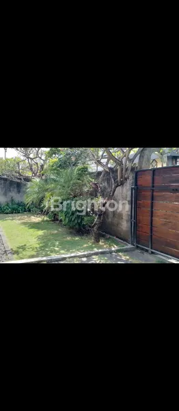 image RUMAH MODERN DENGAN DESAIN ELEGANT (2)