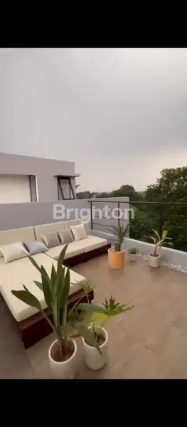 image HUNIAN EKSKLUSIF CLUSTER JAGAKARSA, 4+1 KT & CARPORT 2 MOBIL (8)