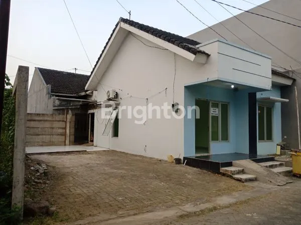 image URGENT!!! BUTUH JUAL CEPAT RUMAH DI CLUSTER TENGAH KOTA MEDOHO (1)