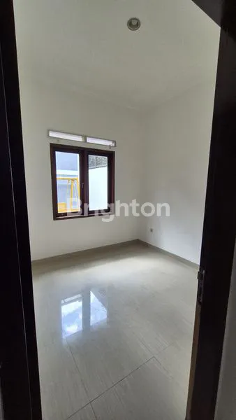 image RUMAH BARU RENOVASI SIAP HUNI DI SENTUL, LT 150M² (3)