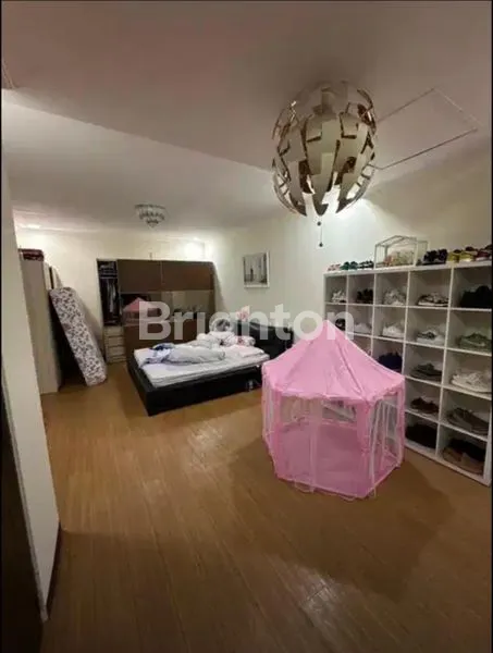 image JUAL CEPAT RUMAH 3LANTAI CASA JARDIN JAKARTA BARAT (2)