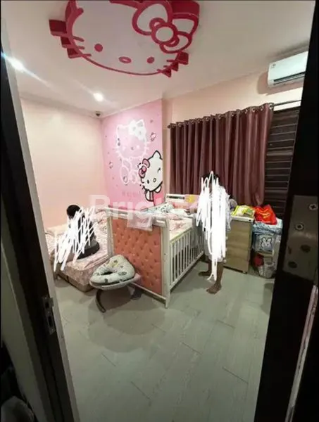 image JUAL CEPAT RUMAH 3LANTAI CASA JARDIN JAKARTA BARAT (8)