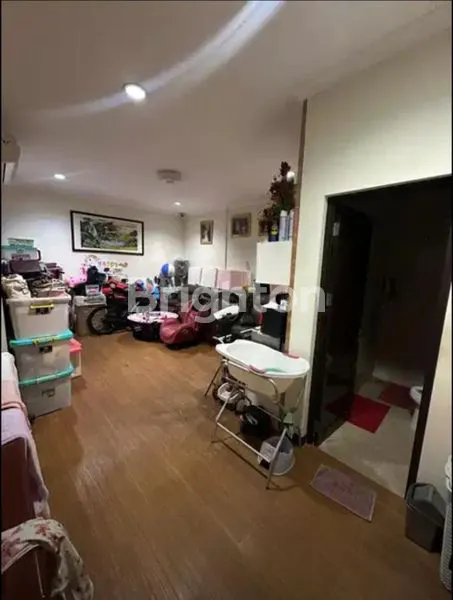 image JUAL CEPAT RUMAH 3LANTAI CASA JARDIN JAKARTA BARAT (6)