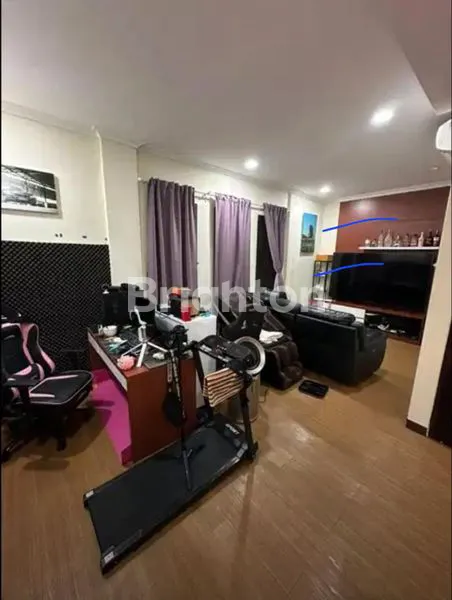 image JUAL CEPAT RUMAH 3LANTAI CASA JARDIN JAKARTA BARAT (7)