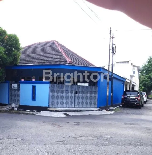 image RUMAH SIAP HUNI, 3KT, GARASI 3 MOBIL, LT 178M² (1)