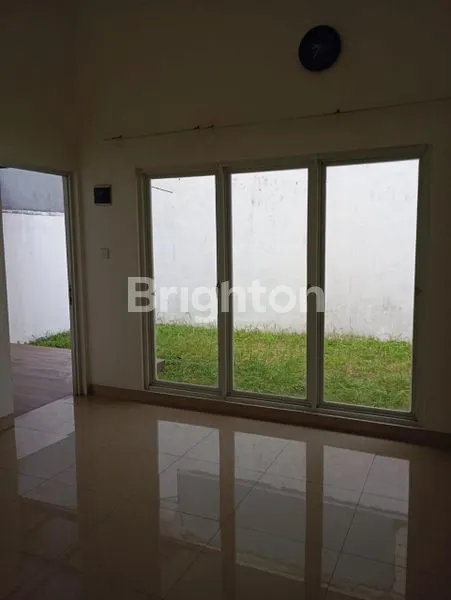 image DIJUAL RUMAH MODERN 1 LT DI ROYALVIEW, ROYAL TAJUR RESIDENCE BOGOR. (3)