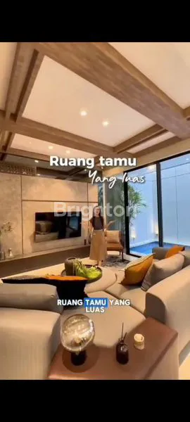 image RUMAH MEWAH DI GREEN LAKE PENCAHAYAAN ALAMI (1)