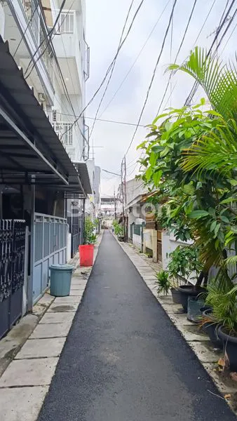 image RUMAH DUA LANTAI MINIMALIS DISEWAKAN TANJUNG DUREN (2)