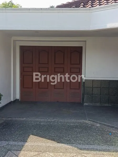 image RUMAH CANTIK DI TEMPAT STRATEGIS SIAP PAKAI (2)