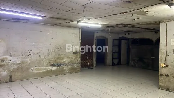 image RUMAH USAHA STRATEGIS DI JELAMBAR, LT 240M² (3)