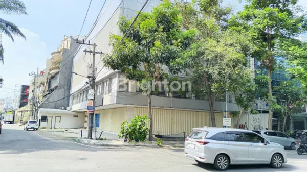 image GEDUNG 4 LANTAI LOSS NOL JALAN RAYA GENTENG KALI DEKAT BALAI KOTA (1)