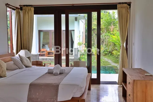 image BANGUN PAGI DENGAN CAHAYA TIMUR — RUMAH FURNISHED 5 KAMAR YANG SIAP DITINGGALI & SIAP DIBANGGAKAN (3)