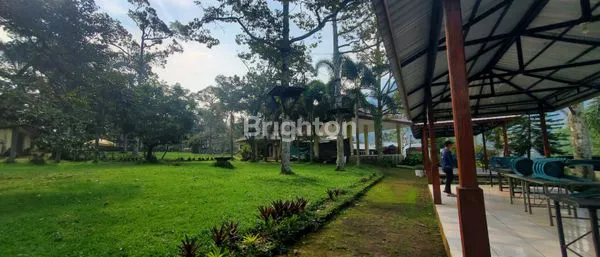 image KAWASAN WISATA ALAM DENGAN VIEW PEGUNUNGAN DAN AIR TERJUN DAERAH TRAWAS MOJOKERTO (1)