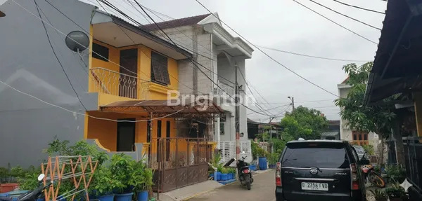 image JUAL RUMAH 2 LANTAI PERUM BEKASI REGENSI 1 (2)
