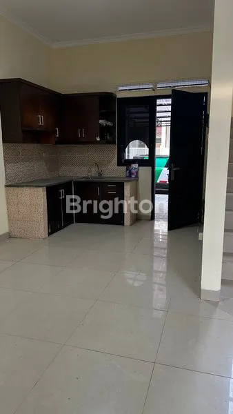 image RUMAH SIAP HUNI DI SENTUL, DEKAT AKSES TOL & PUSAT KULINER (3)
