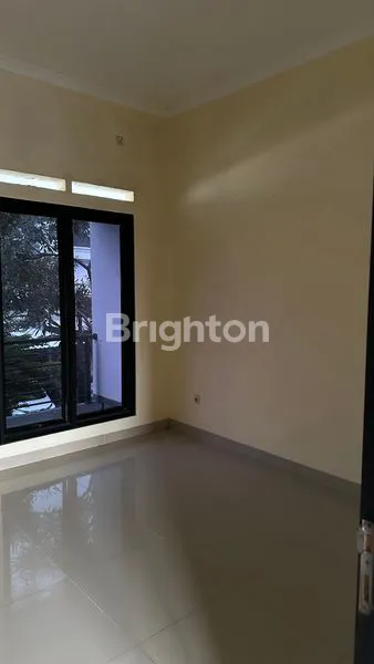 image RUMAH SIAP HUNI DI SENTUL, DEKAT AKSES TOL & PUSAT KULINER (5)