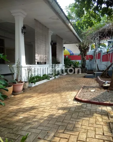 image RUMAH ASRI EKSKLUSIF DI JANTUNG KOTA SEMARANG - DI JALAN CINDE - FULLY FURNISHED (8)