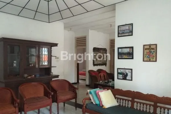 image RUMAH ASRI EKSKLUSIF DI JANTUNG KOTA SEMARANG - DI JALAN CINDE - FULLY FURNISHED (4)