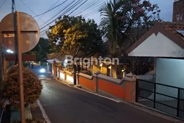 image RUMAH ASRI EKSKLUSIF DI JANTUNG KOTA SEMARANG - DI JALAN CINDE - FULLY FURNISHED (1)