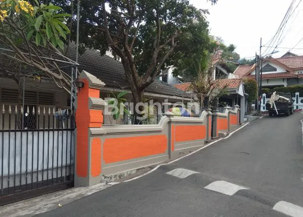 image RUMAH ASRI EKSKLUSIF DI JANTUNG KOTA SEMARANG - DI JALAN CINDE - FULLY FURNISHED (3)