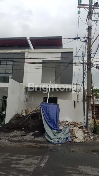 image RUMAH 2 LANTAI DI SEMOLOWARU, SHM, SIAP HUNI (1)