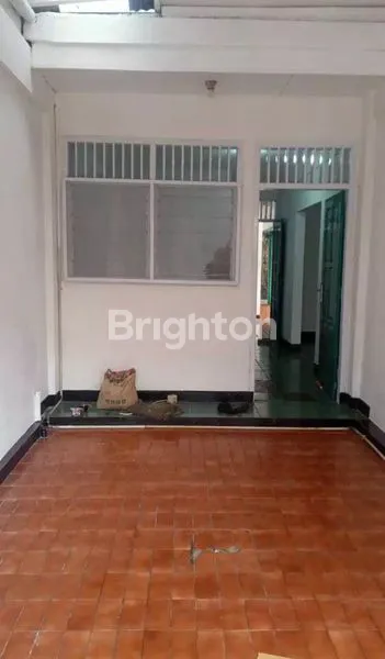 image RUMAH 4 KT DI KEBAYORAN LAMA, LT 270M² SHM (1)