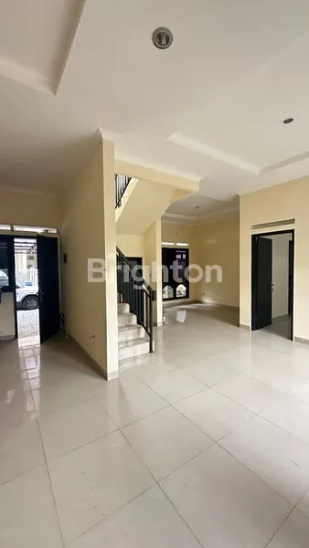 image RUMAH SIAP HUNI DI SENTUL, DEKAT AKSES TOL & PUSAT KULINER (8)