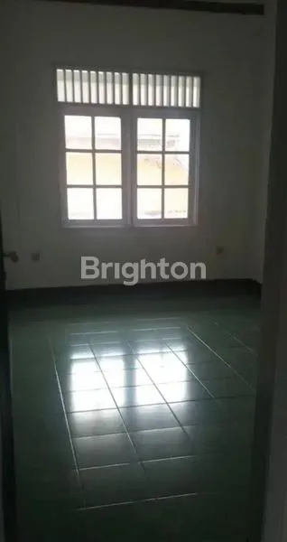 image RUMAH 4 KT DI KEBAYORAN LAMA, LT 270M² SHM (3)