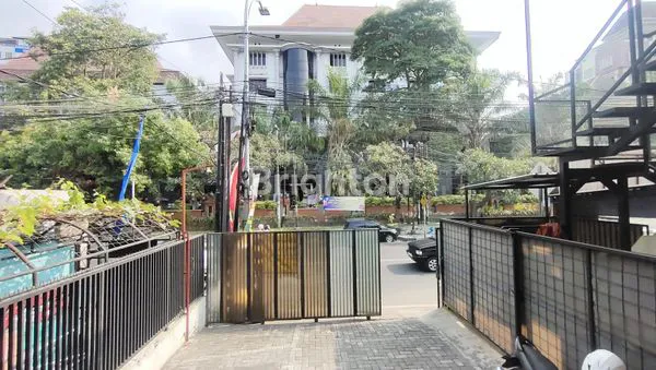 image RUKO DISEWAKAN STRATEGIS LEBAR 8 METER 1 LANTAI DI DINOYO MALANG (5)