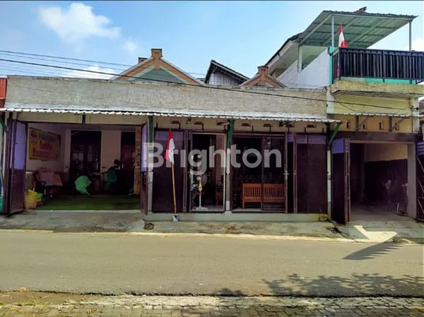 image RUMAH PINGGIR JALAN BESAR COCOK UNTUK USAHA DI MOJOSONGO (1)