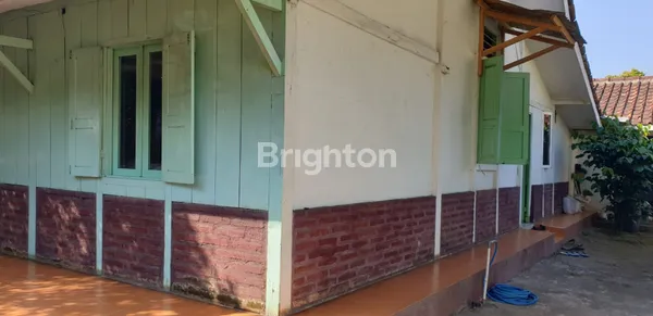 image RUMAH LAWAS TERAWAT BERSIH DI JALAN RAYA SOLO - SEMARANG TUNTANG (3)