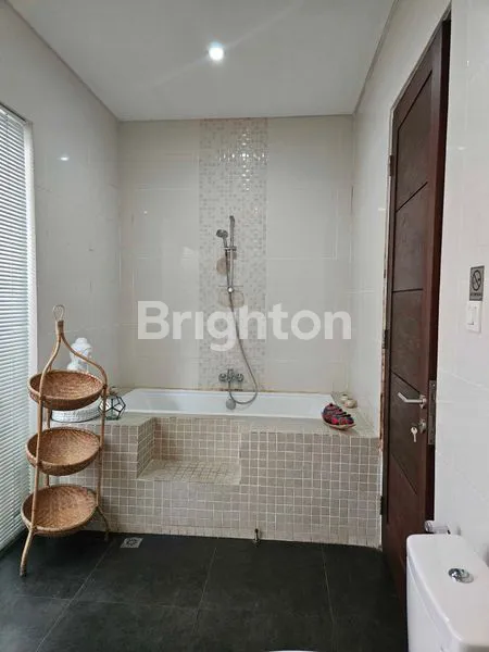 image VILLA ASRI SEMINYAK, 3KT, KOLAM RENANG, COCOK UNTUK DISEWAKAN (8)