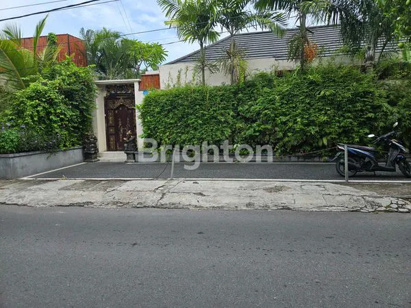 image VILLA ASRI SEMINYAK, 3KT, KOLAM RENANG, COCOK UNTUK DISEWAKAN (1)