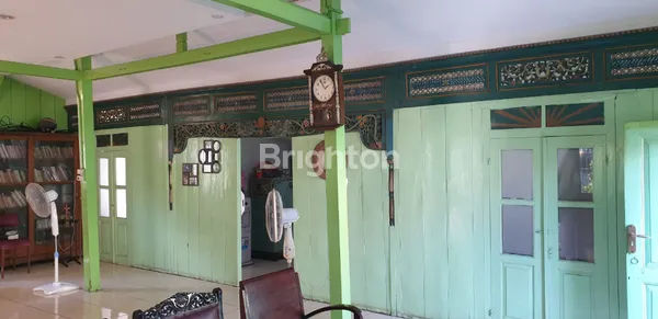 image RUMAH LAWAS TERAWAT BERSIH DI JALAN RAYA SOLO - SEMARANG TUNTANG (5)