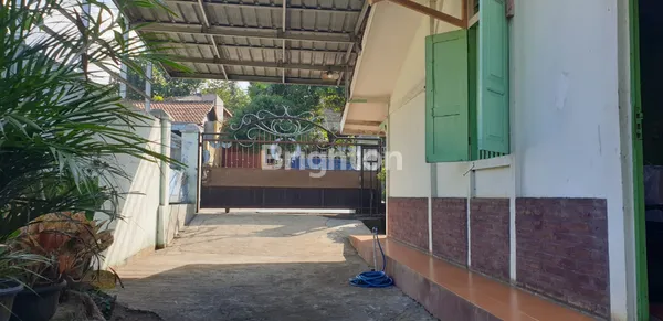 image RUMAH LAWAS TERAWAT BERSIH DI JALAN RAYA SOLO - SEMARANG TUNTANG (6)