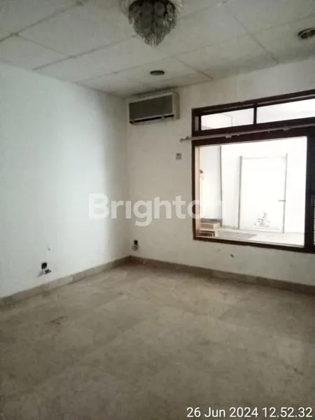 image RUMAH 2 LANTAI LUAS BISA UNTUK INVESTASI JL KAMBOJA JAKARTA BARAT (2)