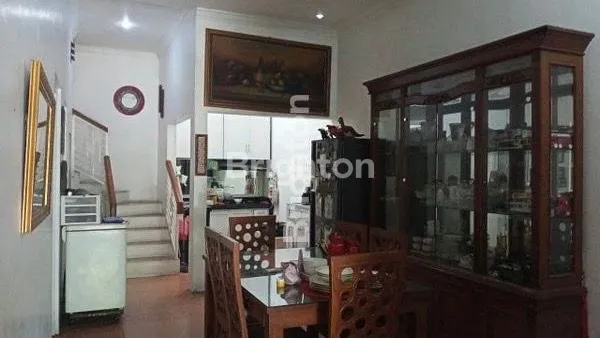 image RUMAH MEWAH 2 LANTAI FULL FURNISHED DI CLUSTER DEPOK (8)