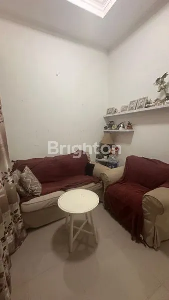 image RUMAH 2 LANTAI ASRI FULLY FURNISHED DI CIPAYUNG JAKARTA TIMUR. (3)