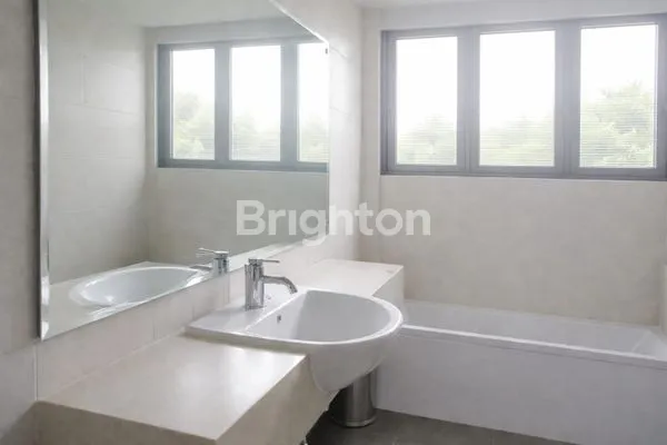 image RUMAH MEWAH BSD HADAP TIMUR LT 252M² DEKAT JORR (6)