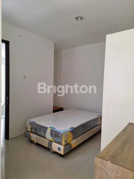 image DIJUAL RUMAH 2 LANTAI DE CASA RESIDENCE LAKARSANTRI – SIAP HUNI (6)