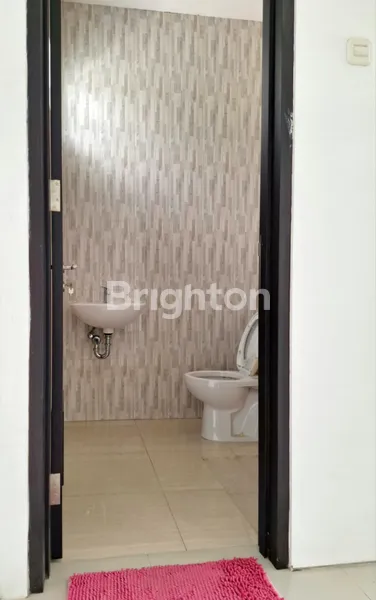 image DIJUAL RUMAH 2 LANTAI DE CASA RESIDENCE LAKARSANTRI – SIAP HUNI (8)