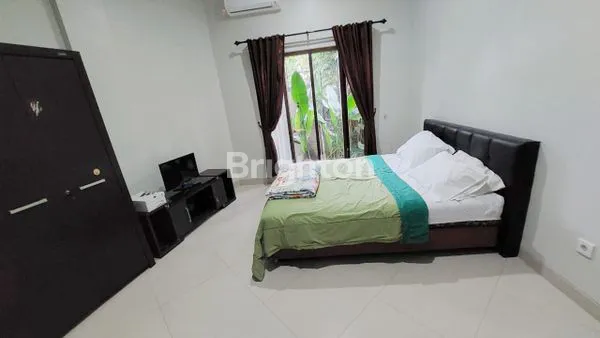image RUMAH FULL FURNISHED SIAP HUNI LUAS  & NYAMAN COCOK UNTUK KELUARGA & EKSPATRIAT (4)
