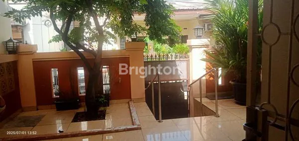 image RUMAH HOOK, LUAS DI PERUMAHAN BANGUN CIPTA SARANA, SIAP HUNI DI KELAPA GADING, JAKARTA UTARA\\N (3)